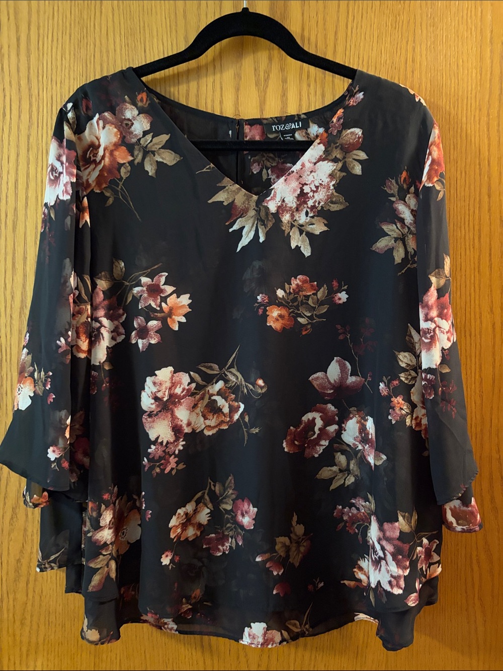 Roz & Ali Black Floral V-Neck Tunic with Blush and Rust Blooms